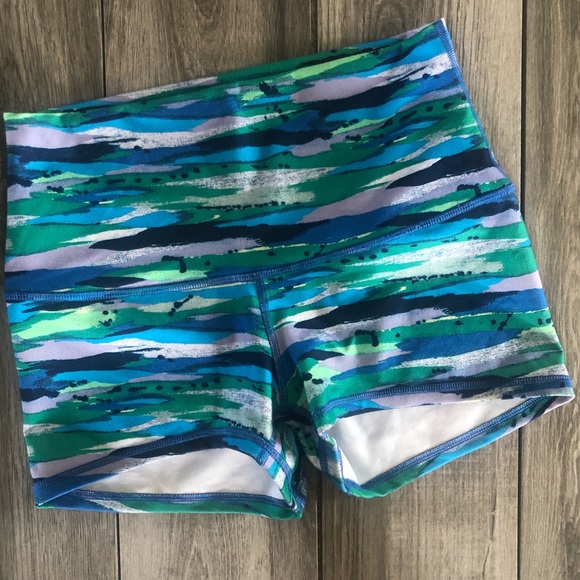 Lululemon Boogie Short - Picture 4 of 7